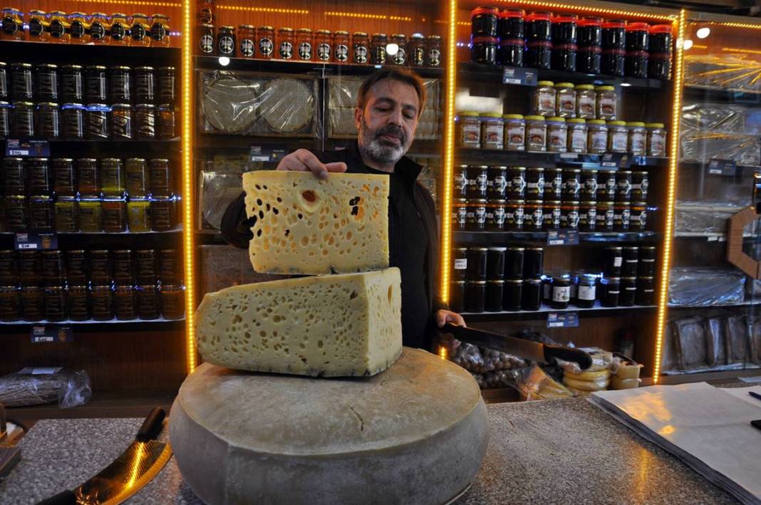 O kentin meşhur peyniri tescillendi: Kilosu 650 TL! Yılda 200 ton üretiliyor, kapış kapış satılıyor 11